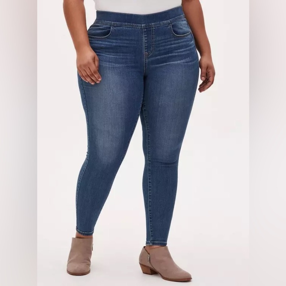 Torrid Lean Jean pull on skinny blue 3S